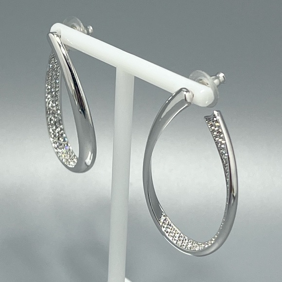 Exist hoop earrings
Medium, White, Rhodium plated - Picture 5 of 6